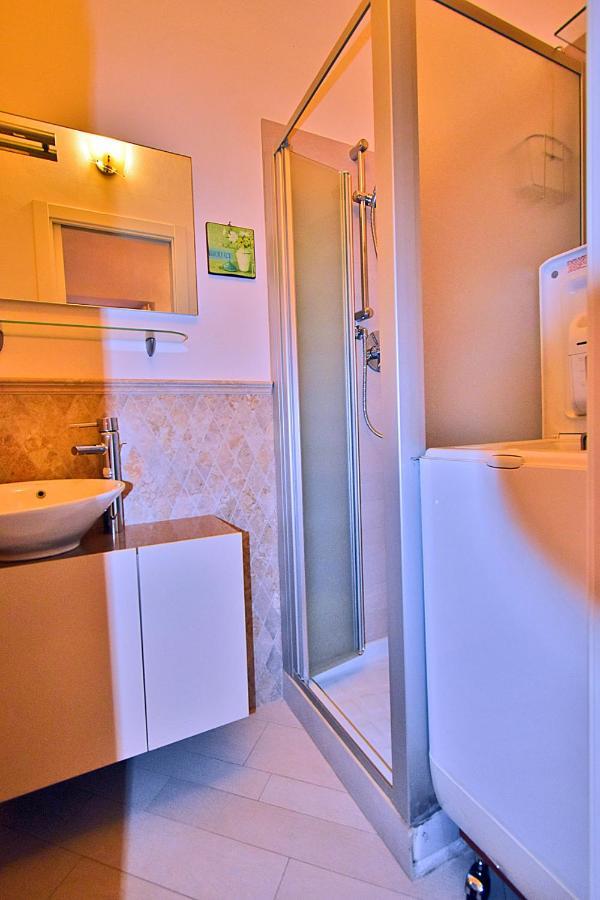 La Tana Del Poeta Apartment เลริชี ภายนอก รูปภาพ