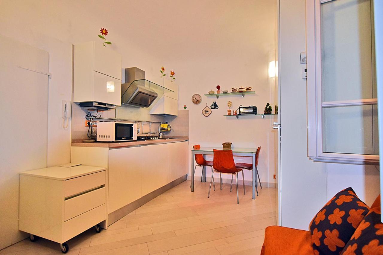 La Tana Del Poeta Apartment เลริชี ภายนอก รูปภาพ