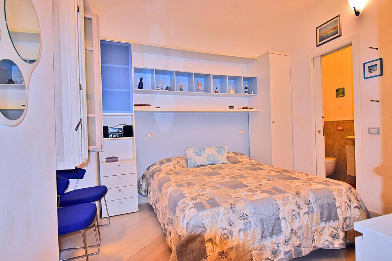 La Tana Del Poeta Apartment เลริชี ภายนอก รูปภาพ