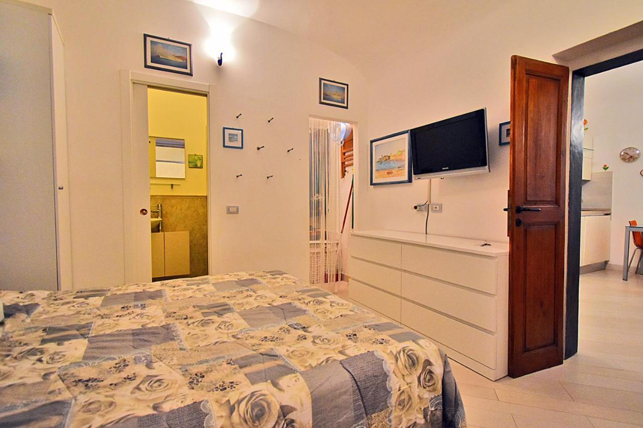 La Tana Del Poeta Apartment เลริชี ภายนอก รูปภาพ